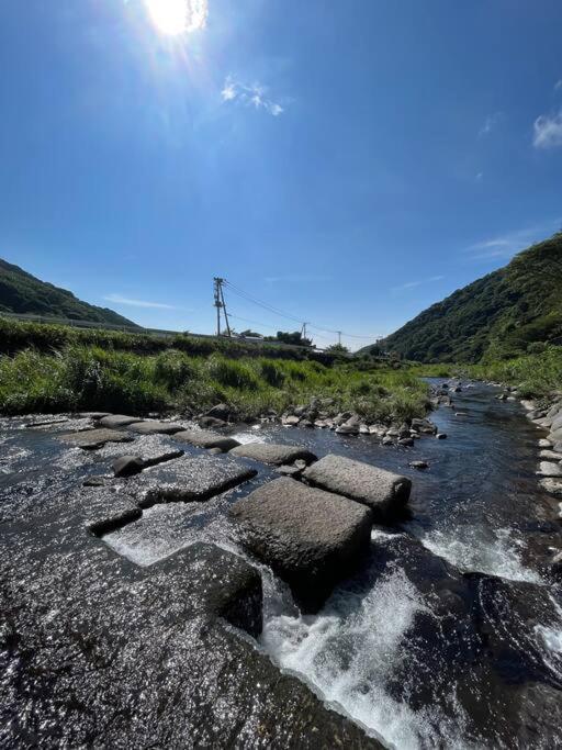 御浜岬の至福を一身に味わう 一軒家貸切宿で贅沢なバーベキューを楽しみながら夕陽に染まる戸田湾の美しさを満喫 Нумадзу Екстериор снимка